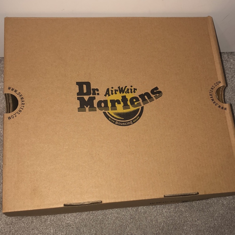 Women’s Black Doc Martens Lace-up Boots - Picture 7 of 10